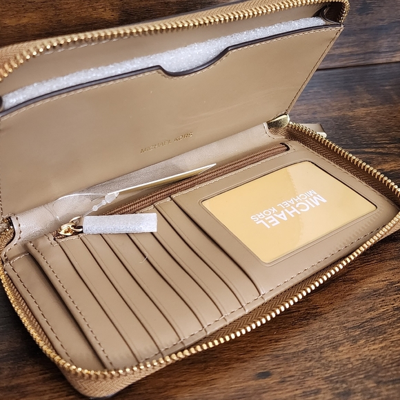 Michael Kors Jet Set LG Phone Wallet Wristlet - Picture 3 of 6